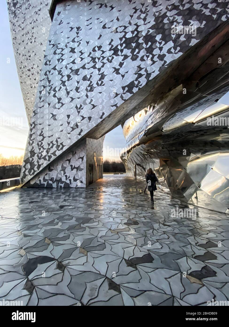 Parigi, Francia - 1 aprile 2020: Philharmonie de Paris. Progettato da Jean Nouvel. Foto Stock