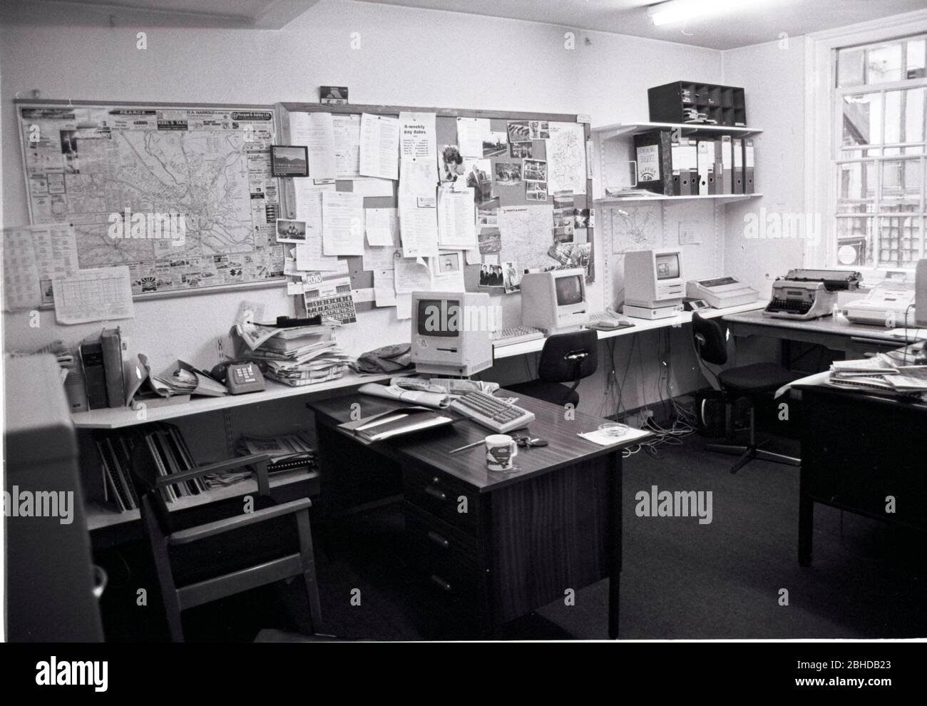 Una sala stampa provinciale del Southern Daily Echo a Salisbury UK alla fine degli anni '80. Foto Stock