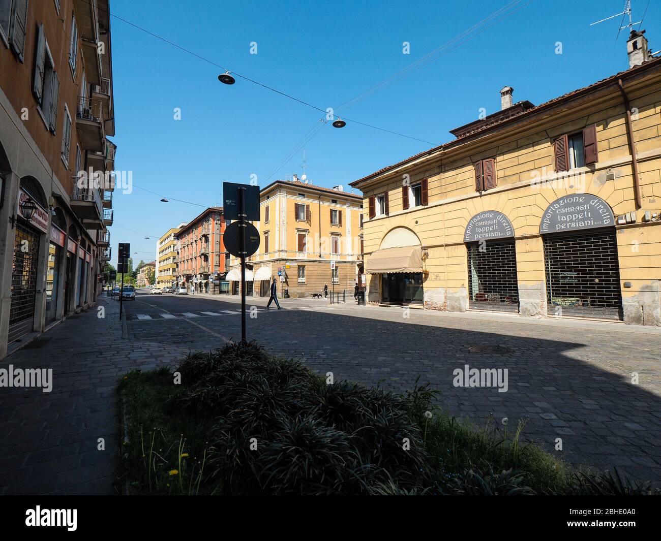 Cremona, Lombardia, Italia - 25 aprile 2020 - deserte città paesaggi nel centro e la vita quotidiana della città durante lo scoppio coronavirus città di chiusura Foto Stock