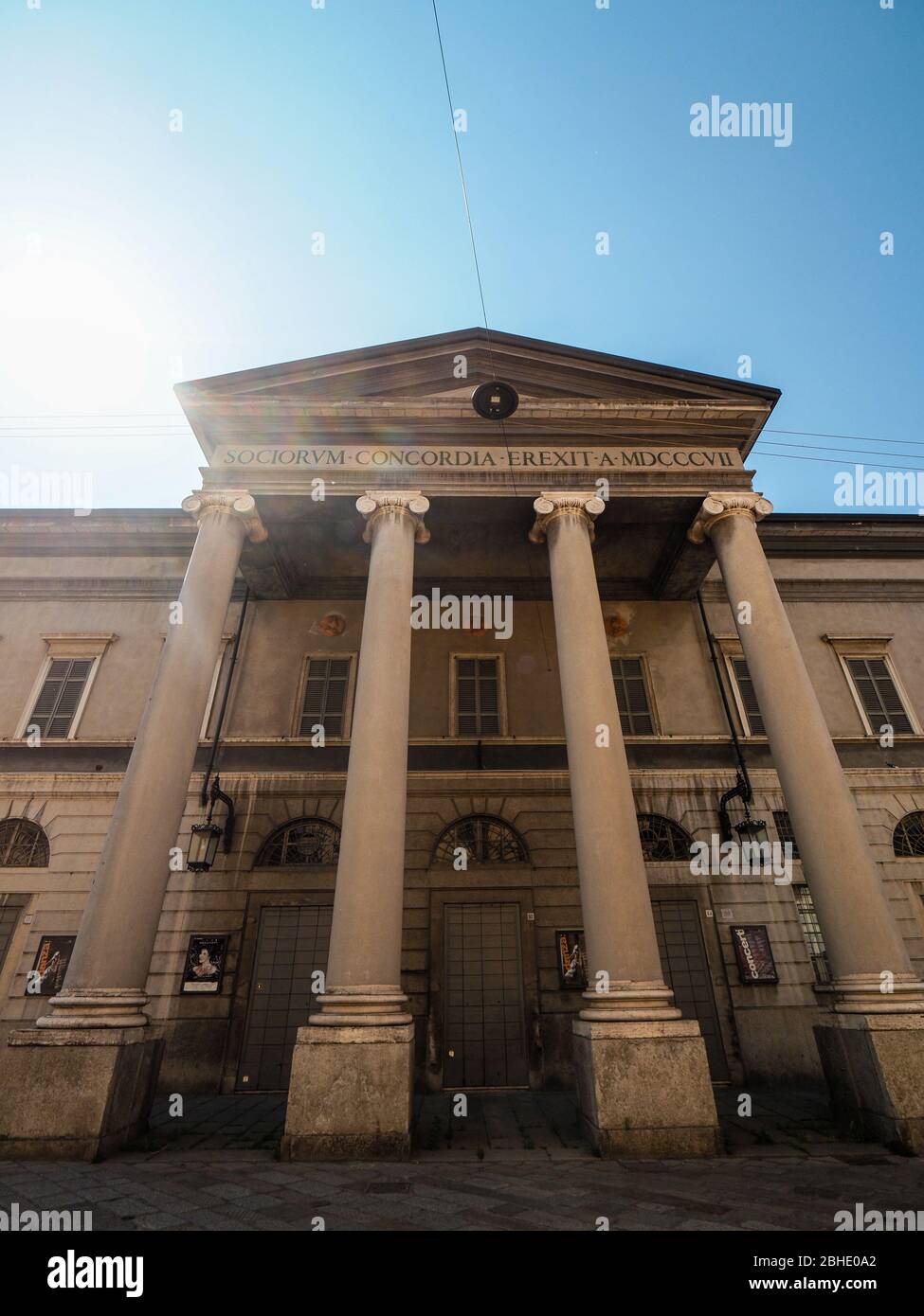 Cremona, Lombardia, Italia - 25 aprile 2020 - deserte città paesaggi nel centro e la vita quotidiana della città durante lo scoppio coronavirus città di chiusura Foto Stock