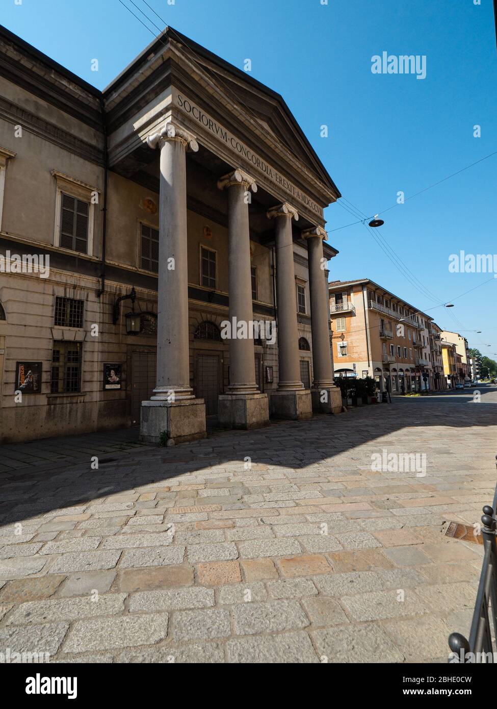 Cremona, Lombardia, Italia - 25 aprile 2020 - deserte città paesaggi nel centro e la vita quotidiana della città durante lo scoppio coronavirus città di chiusura Foto Stock