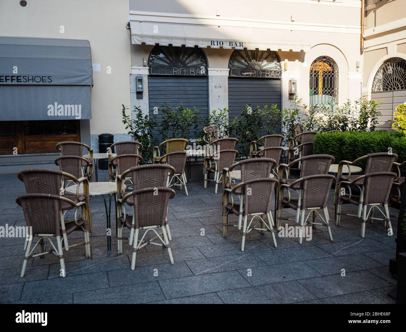 Cremona, Lombardia, Italia - 25 aprile 2020 - deserte città paesaggi nel centro e la vita quotidiana della città durante lo scoppio coronavirus città di chiusura Foto Stock