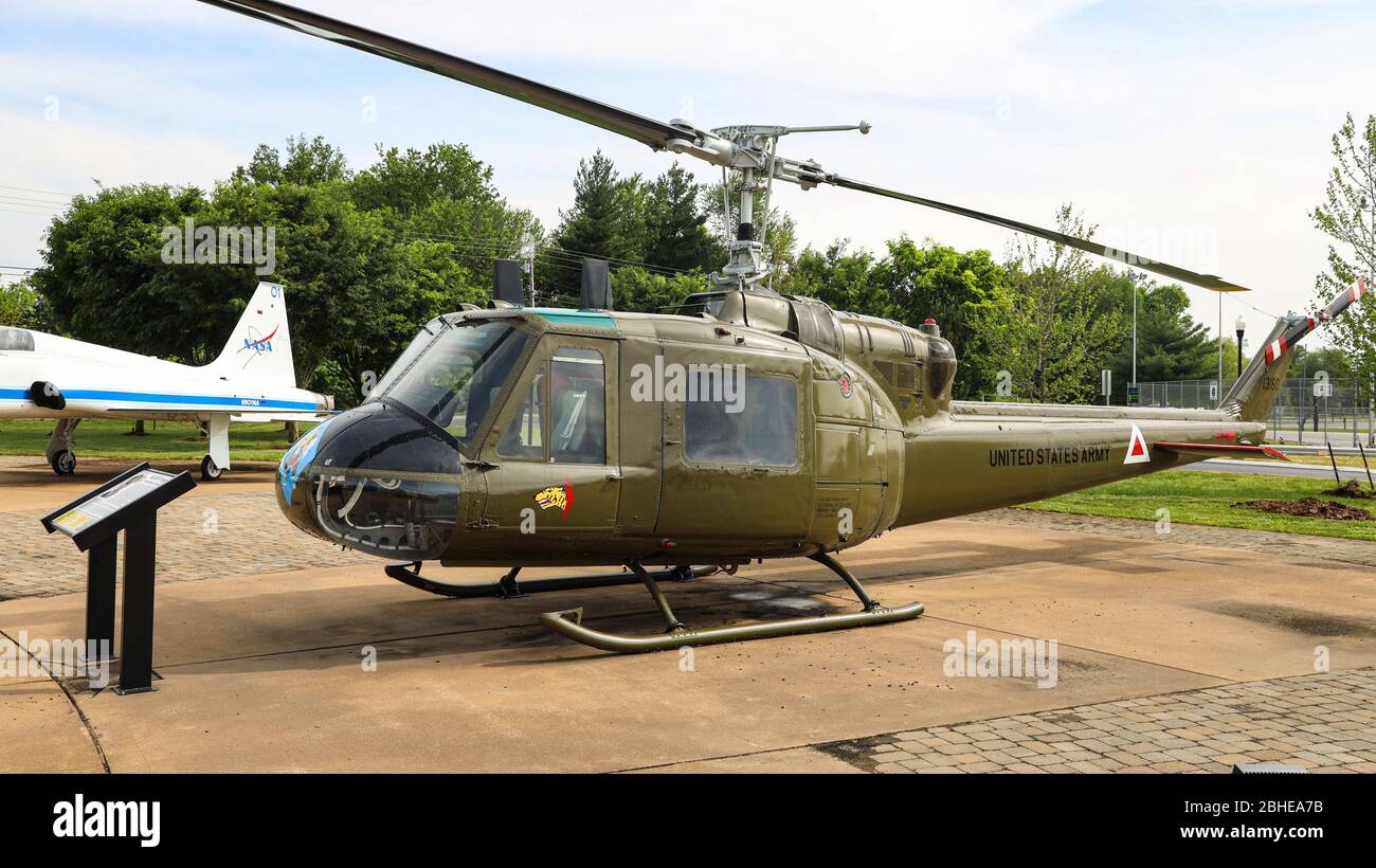 La serie Bell UH-1 Iroquois, meglio conosciuta come la 'Huey' in mostra all'Aviation Heritage Park, Bowling Green, Kentucky, Stati Uniti Foto Stock