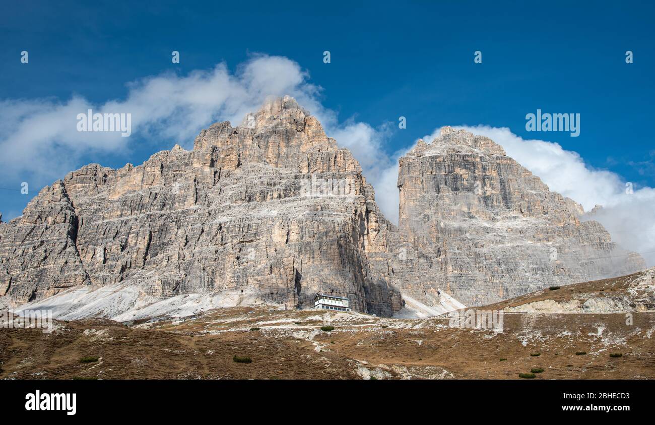 Le tre Cime di Lavaredo si trovano nel nord-est dell'Italia nelle alpi italiane Foto Stock