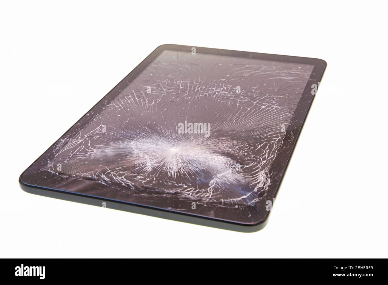 Tablet con vetro dello schermo rotto isolato su bianco Foto Stock