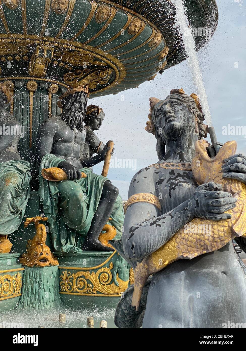 Fontana del dettaglio dei mari, Piazza della Concorde, Parigi, Francia - Fontaine des mers, Place de la Concorde, Parigi Foto Stock