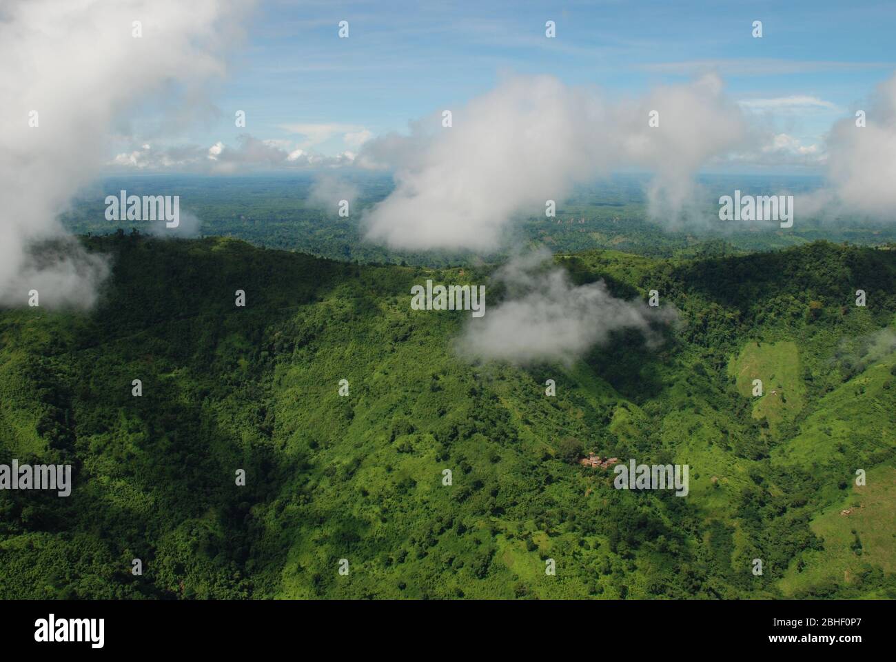 Foto stock - Nuvoloso sfondo naturale bellissimo paesaggio, Bandarban. Foto Stock