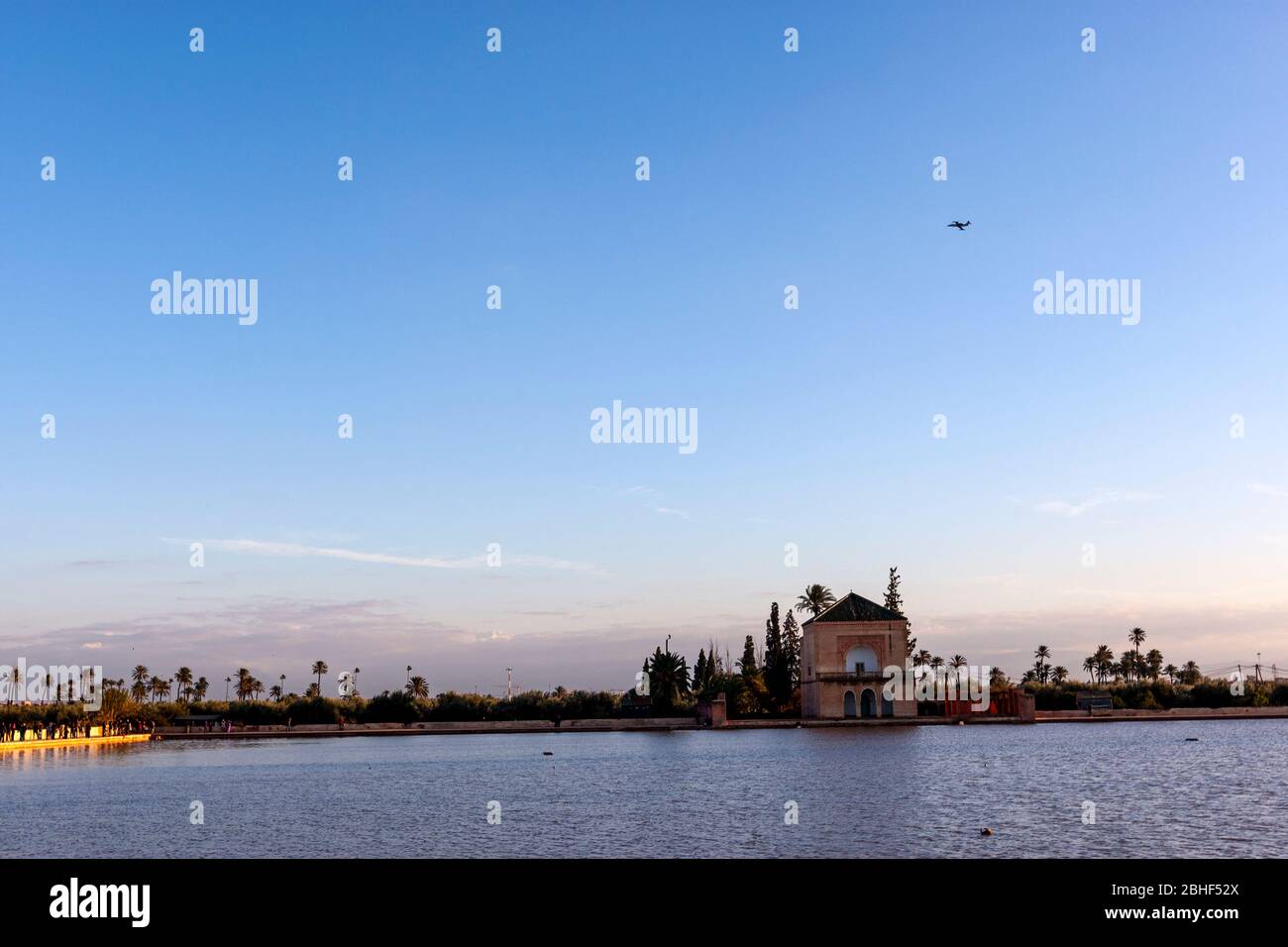 Menara giardino padiglione al tramonto, Menara Gardens, Marrakech, Marocco Foto Stock