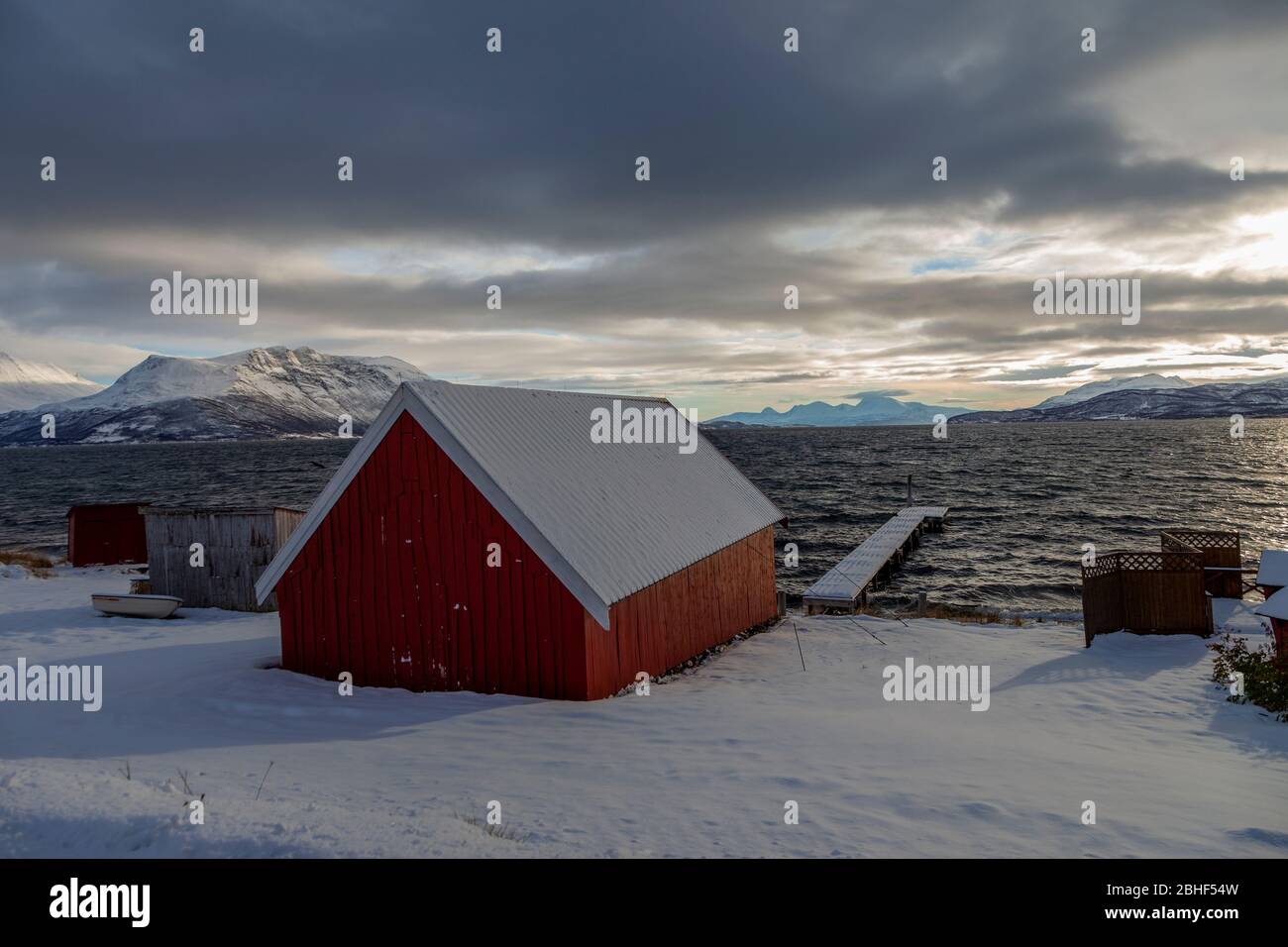 Norvegia settentrionale, isola di Sommaroy, sopra il circolo polare artico. Foto Stock