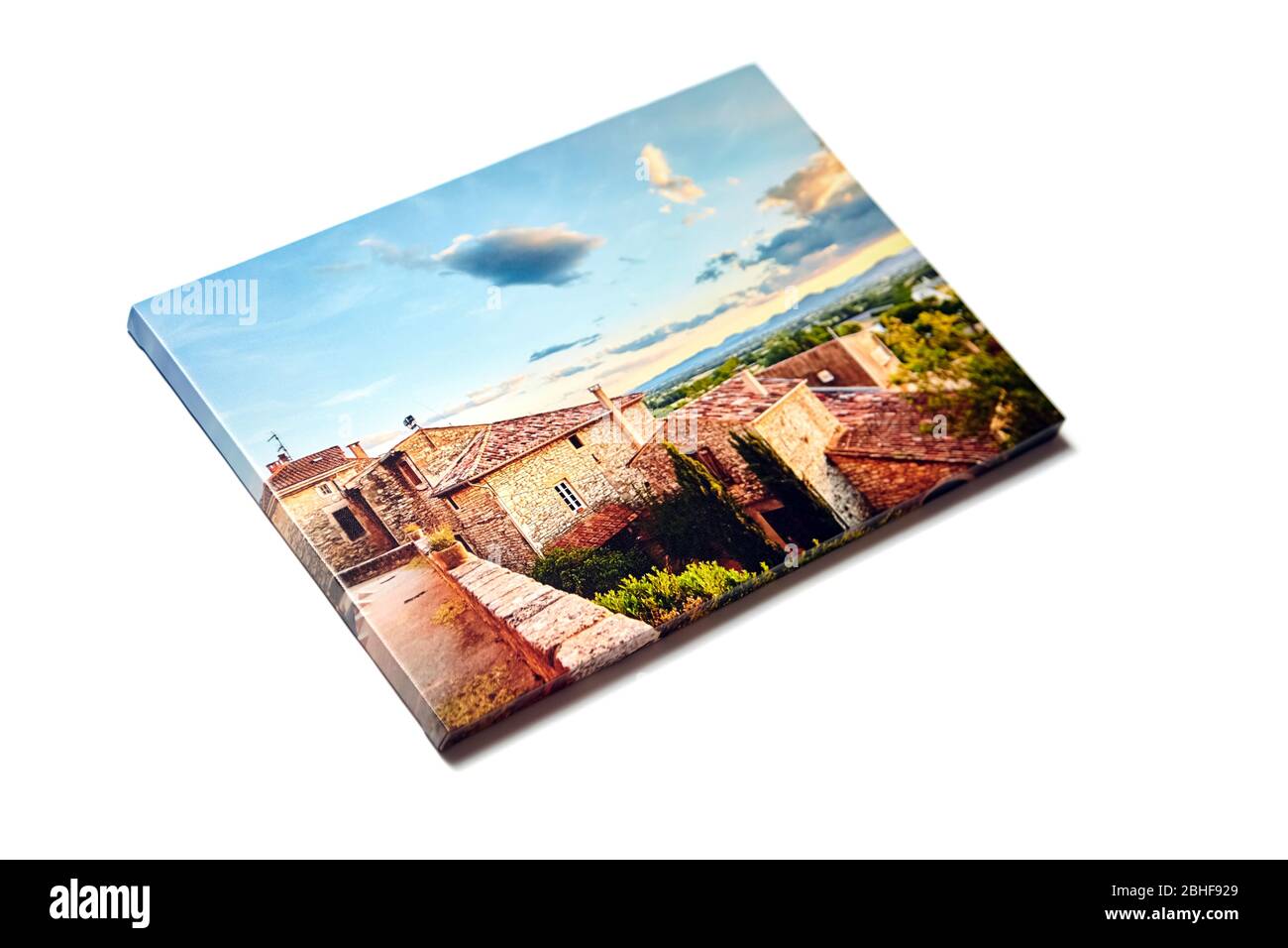 Stampa di foto tela isolata su sfondo bianco. Fotografia colorata con pellicola da galleria. Foto stampata su tela lucida Foto Stock