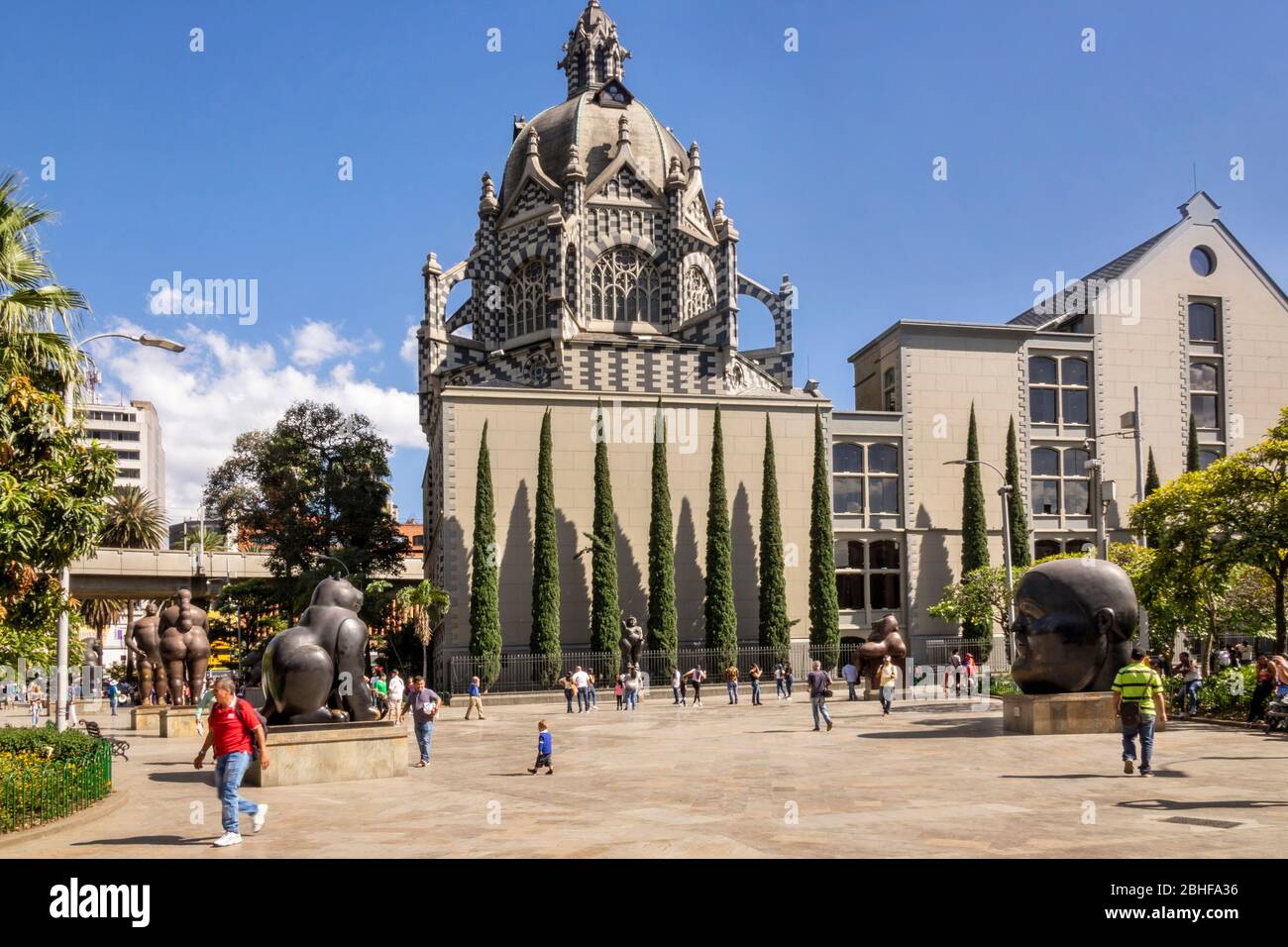 Medelin, Colombia - 08 gennaio 2020: La Plaza Botero contiene 23 sculture donate dal figlio nativo di Medellin e dal più famoso artista della Colombia, Fern Foto Stock