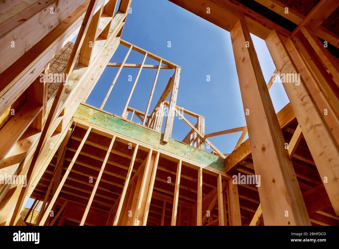 Home che incornicia una costruzione di una casa incorniciato di un terreno in costruzione Foto Stock