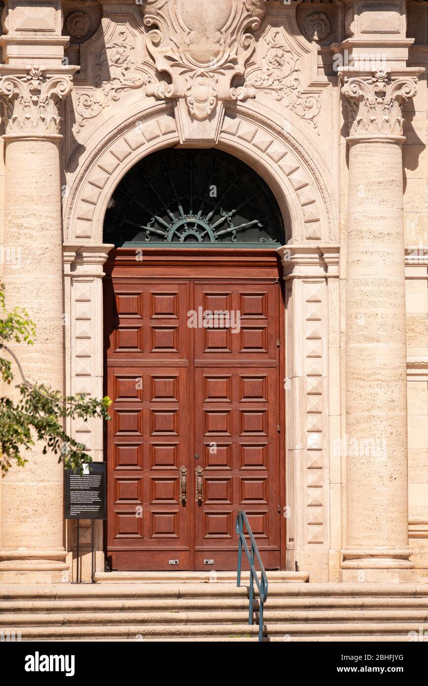 Porta in legno della Miami Freedom Tower Foto Stock