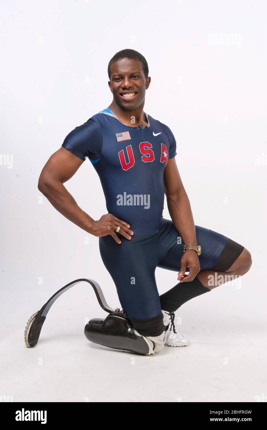 Lo sprinter paralimpico Jerome Singleton posa durante il Team USA Media Summit di Dallas, TX, in anticipo rispetto alle Olimpiadi di Londra del 2012. 14 maggio 2012 ©Bob Daemmrich Foto Stock