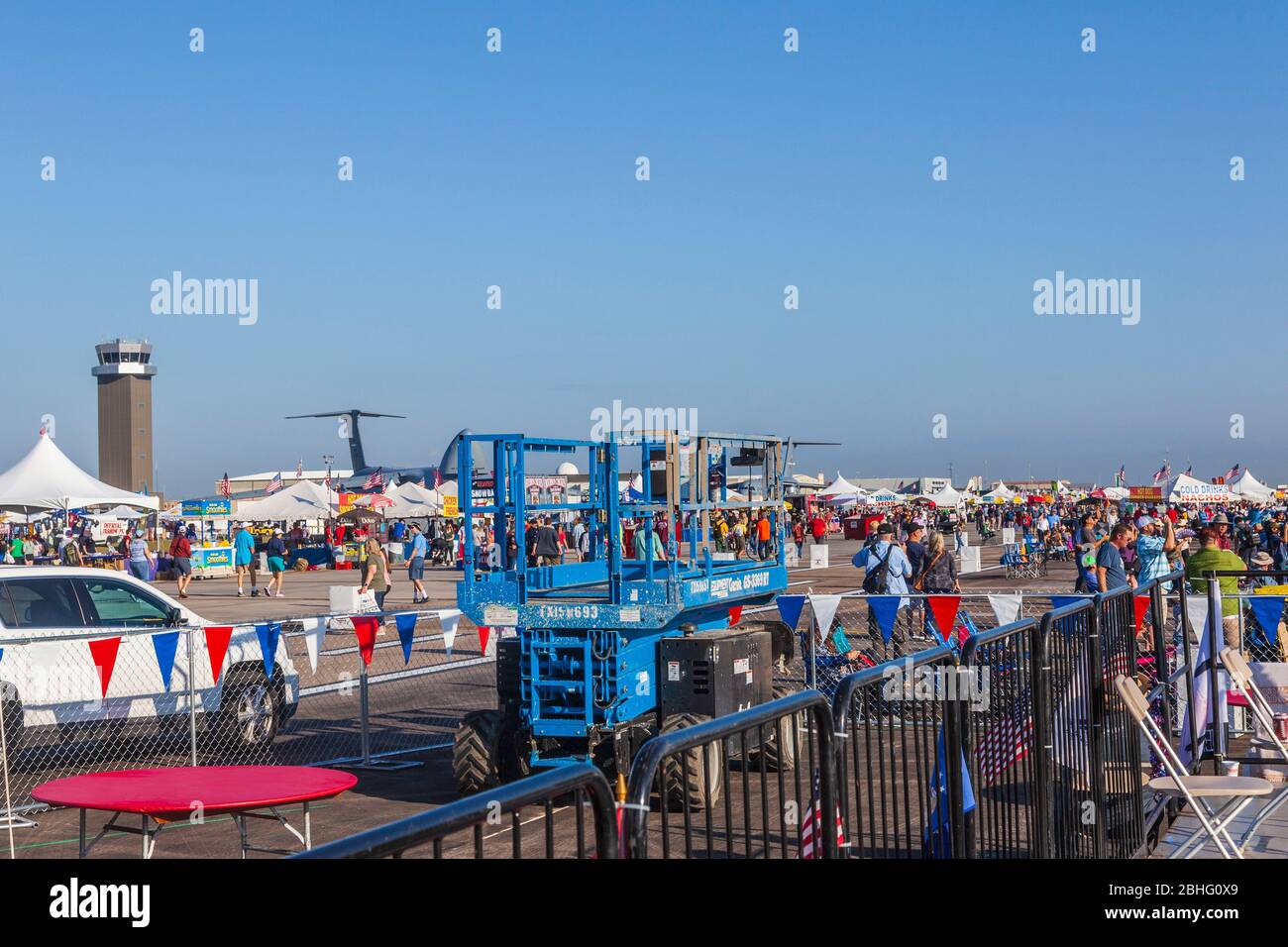 Folla al 2019 Wings Over Houston airshow a Ellington Field a Houston, Texas. Foto Stock