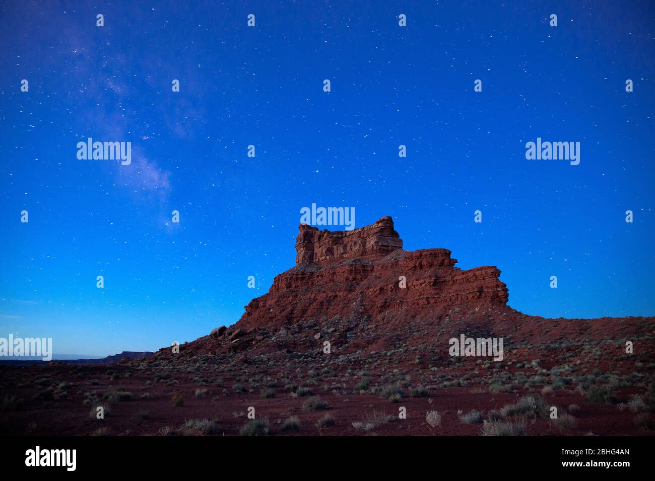 UT00541-00...UTAH - Stelle sopra una butte nella Valle degli dei, Contea di San Juan, Bureau of Land Management. Foto Stock