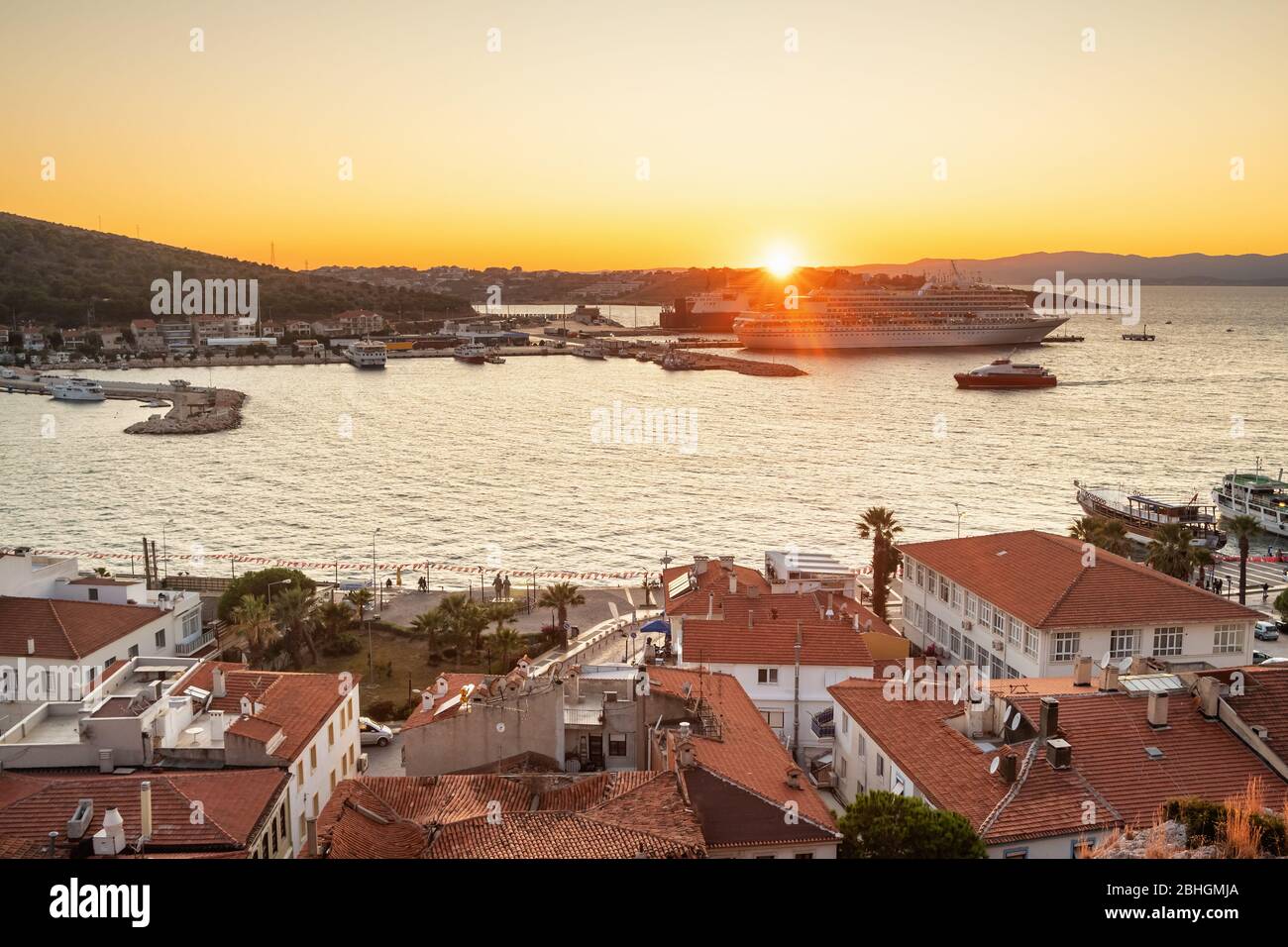 Cesme paesaggio urbano sulla costa del Mar Egeo, Turchia Foto Stock