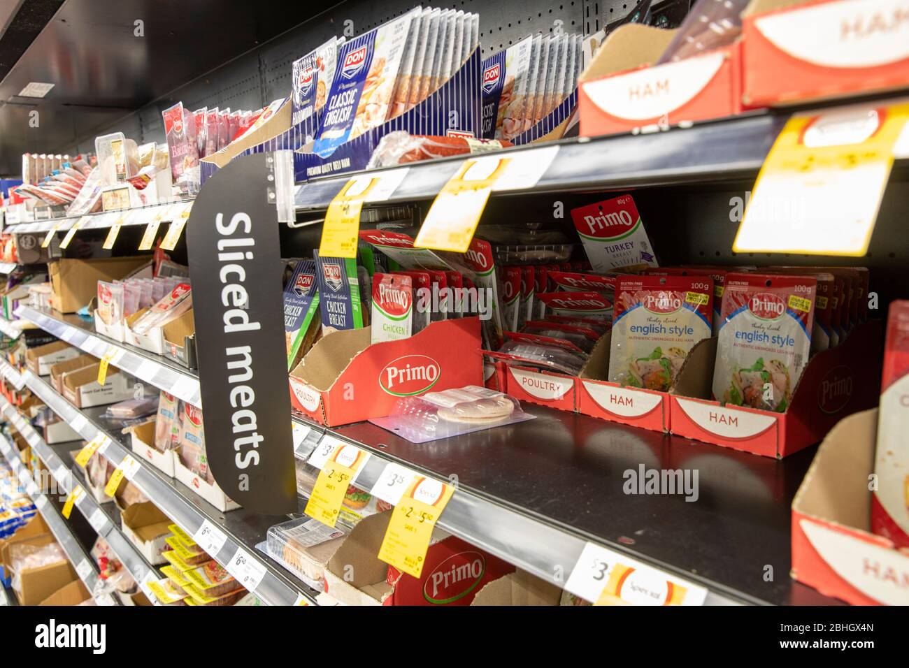 Affettati e prosciutto in vendita in un supermercato australiano Foto Stock