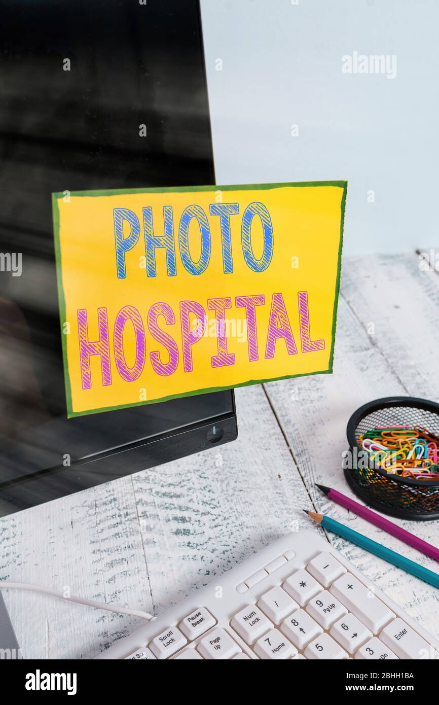 Testo di scrittura a mano foto ospedale. Foto concettuale unica applicata Arte di Istituto medico e pratica Nota carta applicata su nero computer schermo nea Foto Stock Testo di scrittura a mano foto ospedale. Foto concettuale unica applicata Arte di Istituto medico e pratica Nota carta applicata su nero computer schermo nea Foto Stock