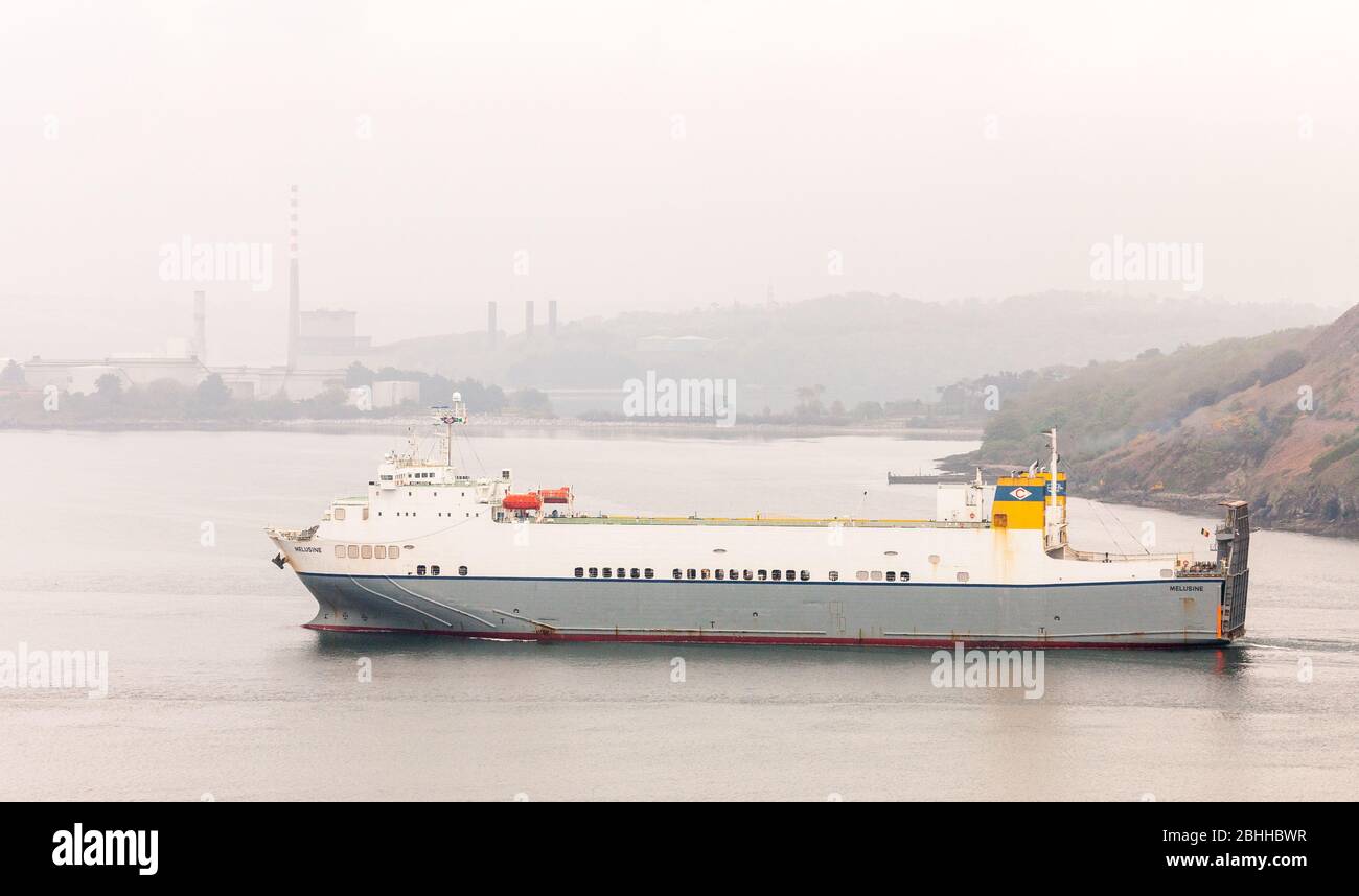 Porto di Cork, Cork, Irlanda. 26 aprile 2020. Con l'arrivo della nave da carico Melusine nel porto di Cork è iniziato un nuovo servizio settimanale di trasporto Ro-Ro Cork-Zeebrugge. Il nuovo servizio contribuirà a mantenere le catene di fornitura in movimento durante l’attuale pandemia del Covid-19 e l’incertezza della Brexit. - credito; David Creedon / Alamy Live News Foto Stock