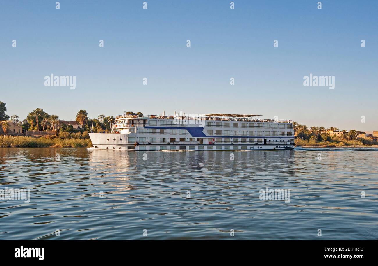 Gran lusso tradizionale egiziana ed una crociera sul fiume in barca a vela sul Nilo Foto Stock