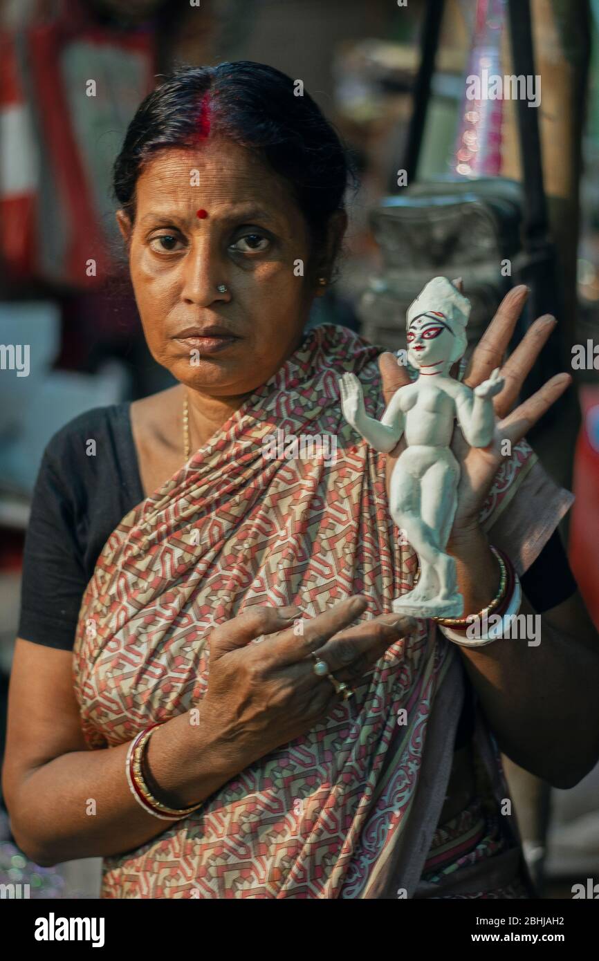 Mala Pal un artista famoso a Kumartuli Foto Stock