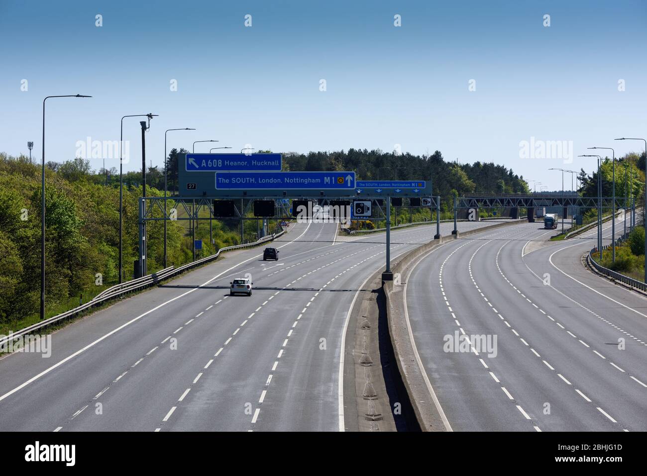 Nottinghamshire, Regno Unito. 19 Aprile 2020. Traffico drasticamente ridotto durante il coronavirus nessuna normativa di viaggio essenziale per il viaggio. Foto Stock