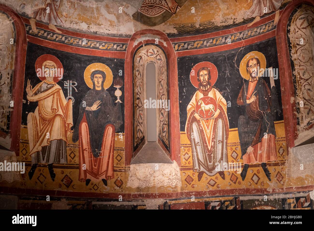 Arte romanica del Museo Nazionale d'Arte della Catalogna,Barcrelona,abside della Burgal (fine secolo XI inizio XII secolo). Foto Stock