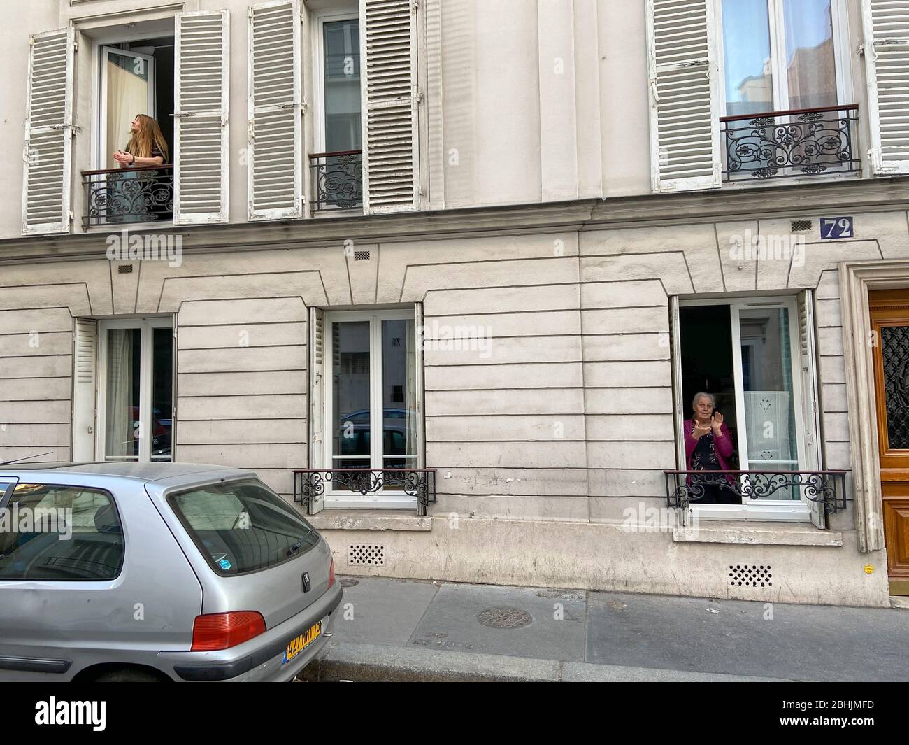 UN SABATO A PARIGI DURANTE LA PARIGI LOCKDOWN Foto Stock