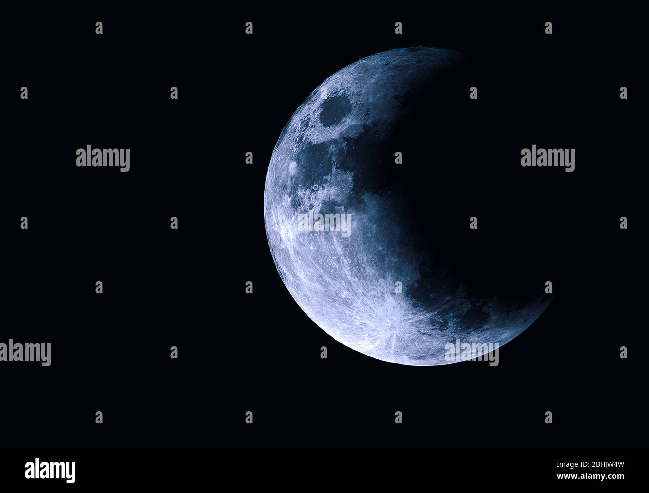 Luna nello spazio, metà della luna con eclisse Foto Stock
