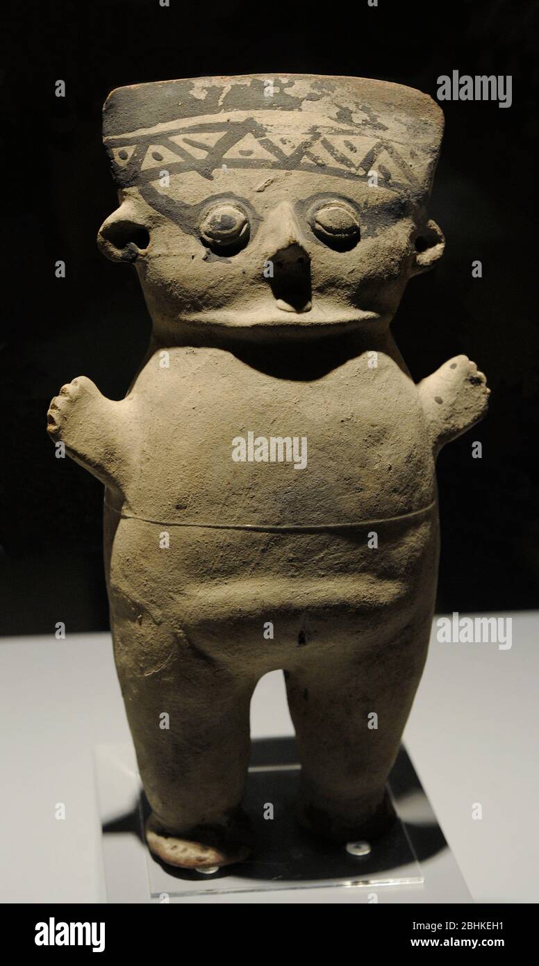 Cuchimilco (statuine di terracotta non smaltata). Figura femminile. Ceramica dipinta. Cultura Chancay, periodo intermedio tardo (1150-1450 d.C.). Perù. Sud America. Museo delle Americhe. Madrid, Spagna. Foto Stock