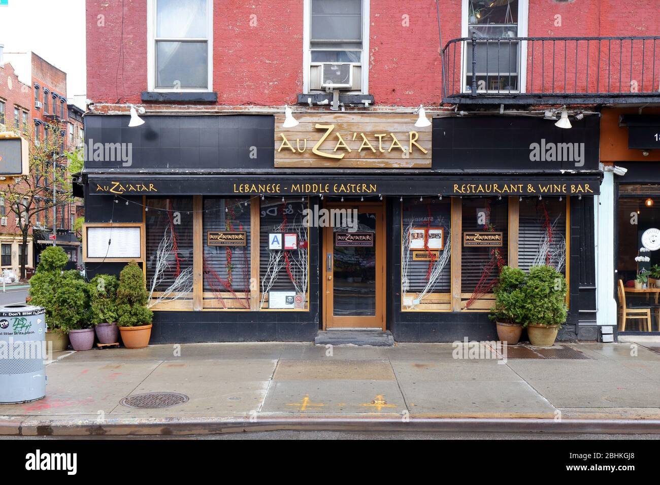 Au Za'atar, 188 Avenue A, New York, NYC foto di un ristorante libanese nel quartiere East Village di Manhattan. Foto Stock