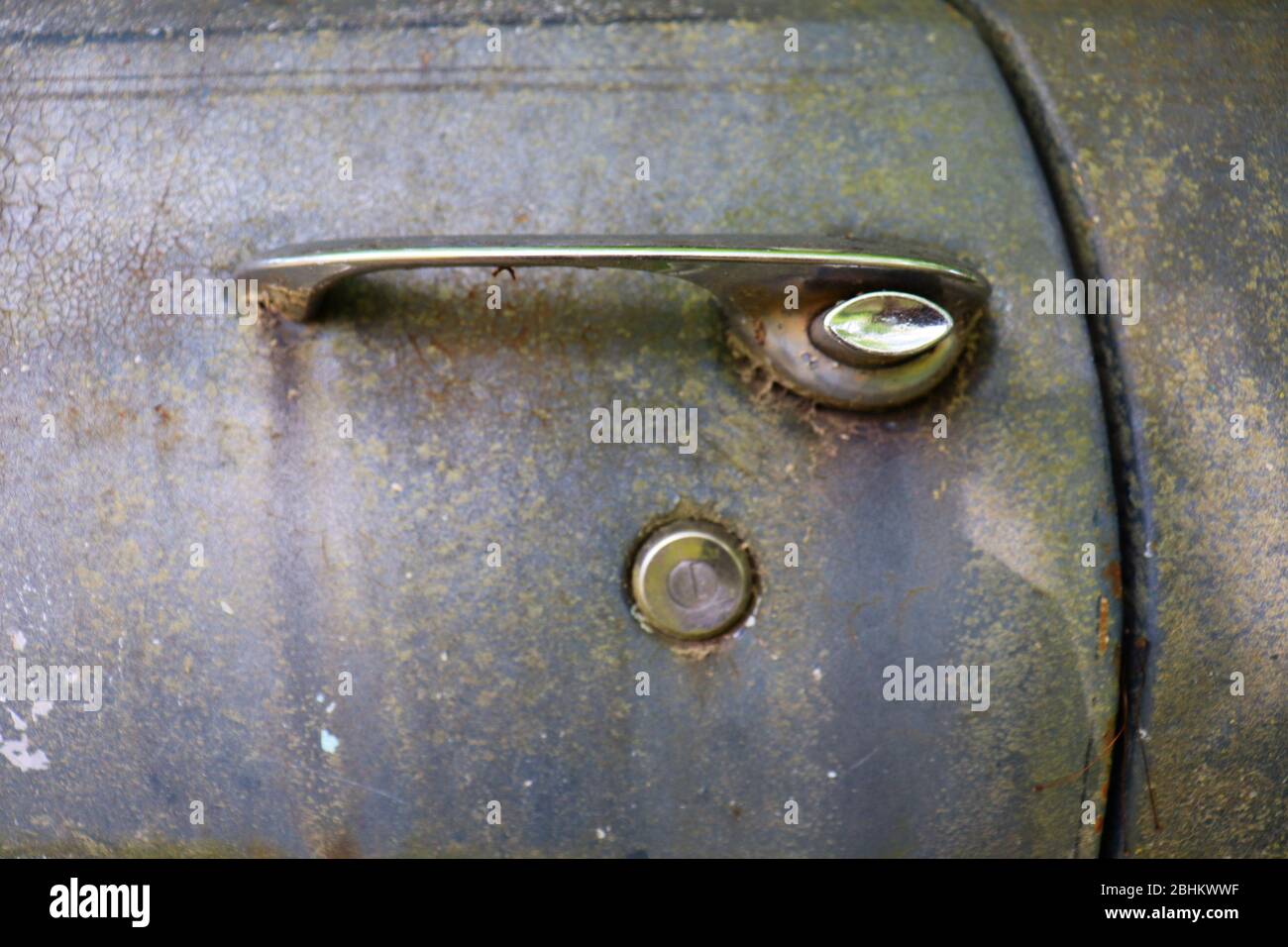 Maniglia porta di una Chevrolet Nova 1977 Foto Stock