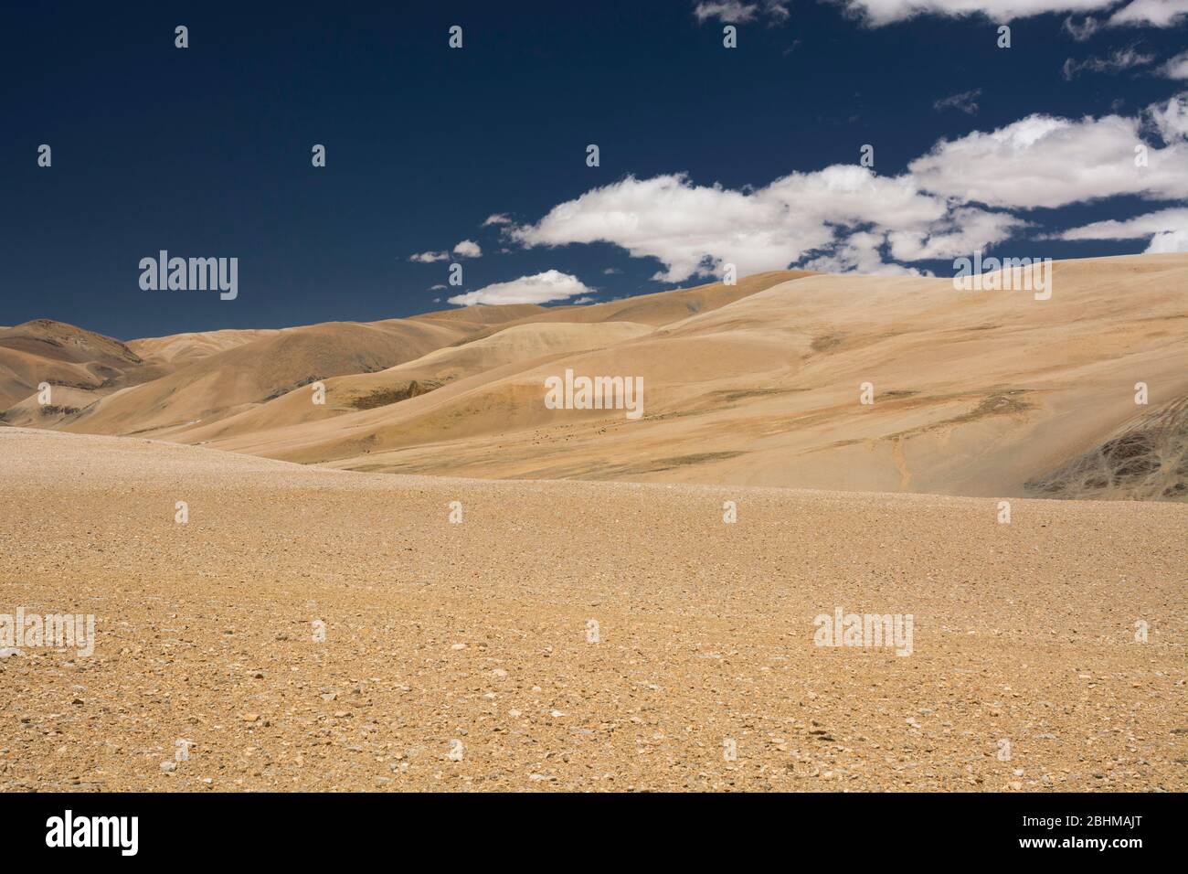 Il nulla imponente dei deserti himalayani, il Tibet Foto Stock