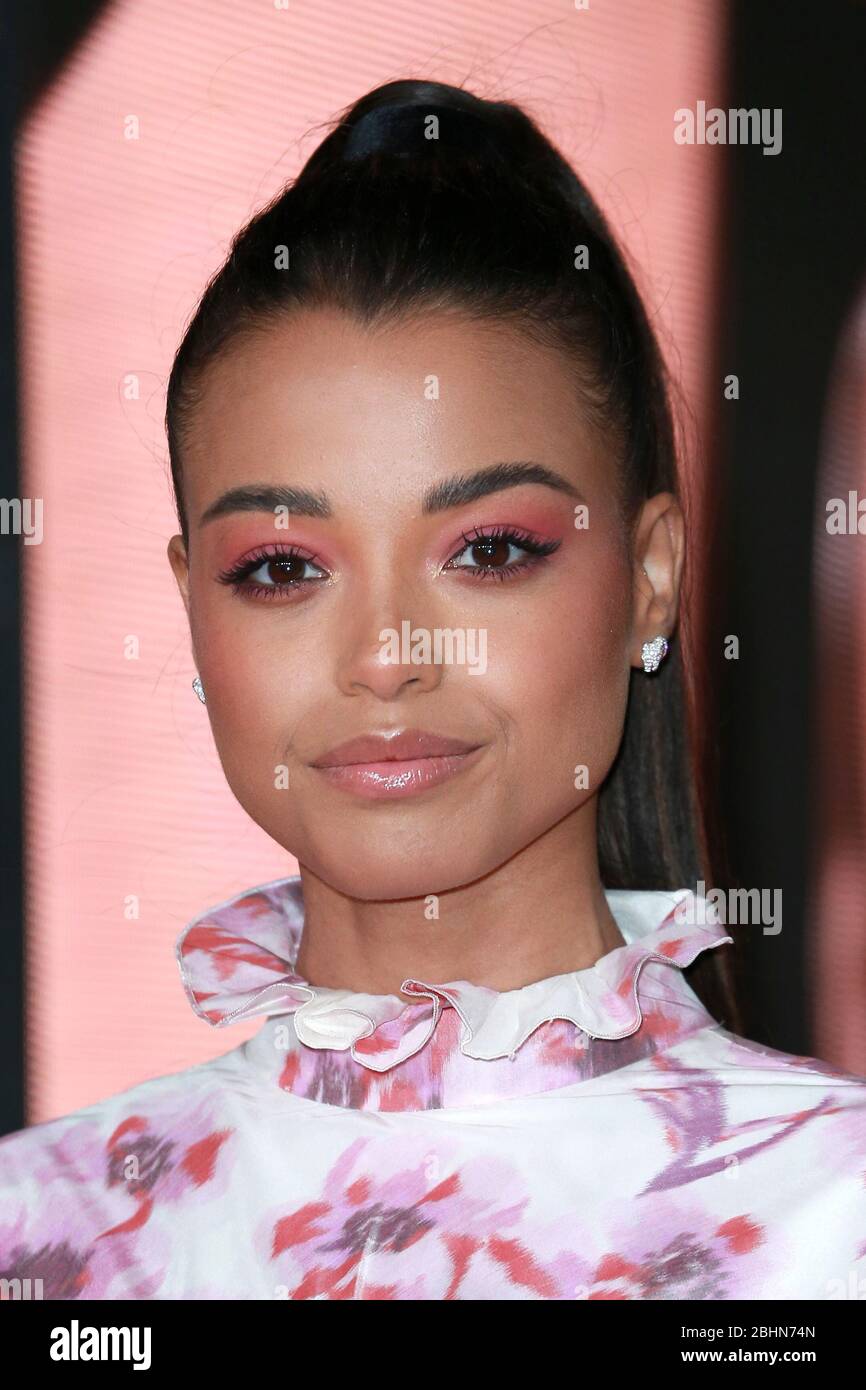 Ella Balinska partecipa all'EE British Academy Film Awards 2020 presso la Royal Albert Hall il 02 febbraio 2020 a Londra, Regno Unito. Foto Stock