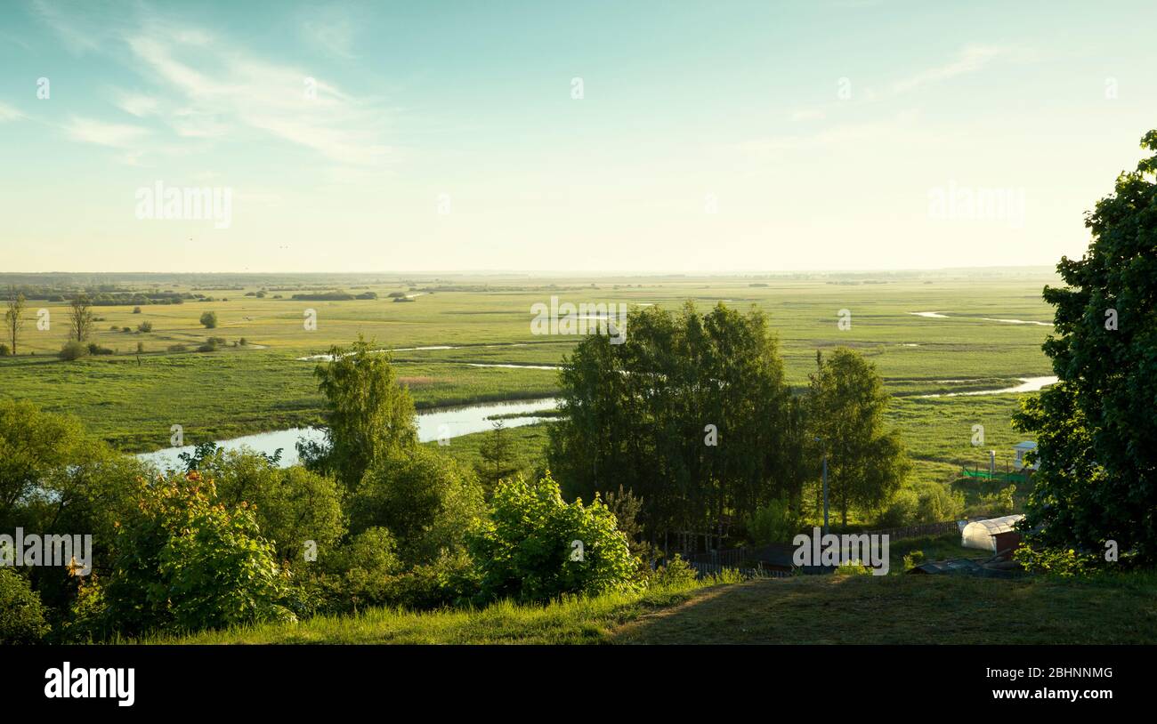 Panorama del fiume Biebrza nel Parco Nazionale di Biebrza, Polonia Foto Stock