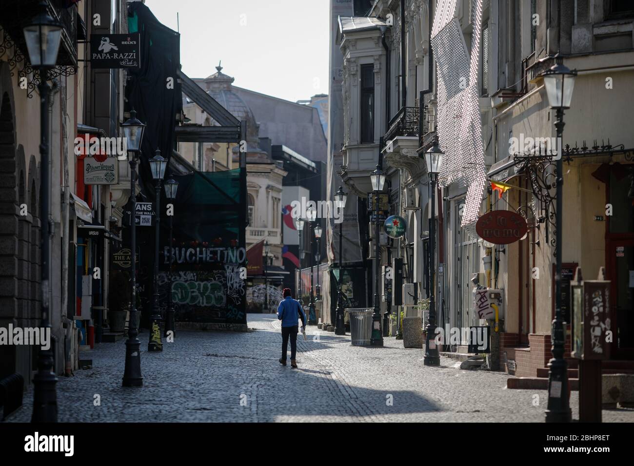 Bucarest, Romania - 22 aprile 2020: La Città Vecchia di Bucarest, un'attrazione turistica una volta, durante il blocco del covid-19. Foto Stock