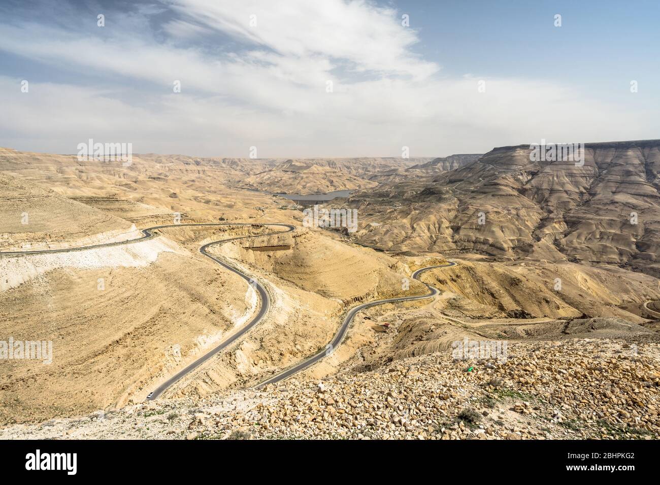 La strada del re in valle con vista della maledizione Mujib, Giordania Foto Stock