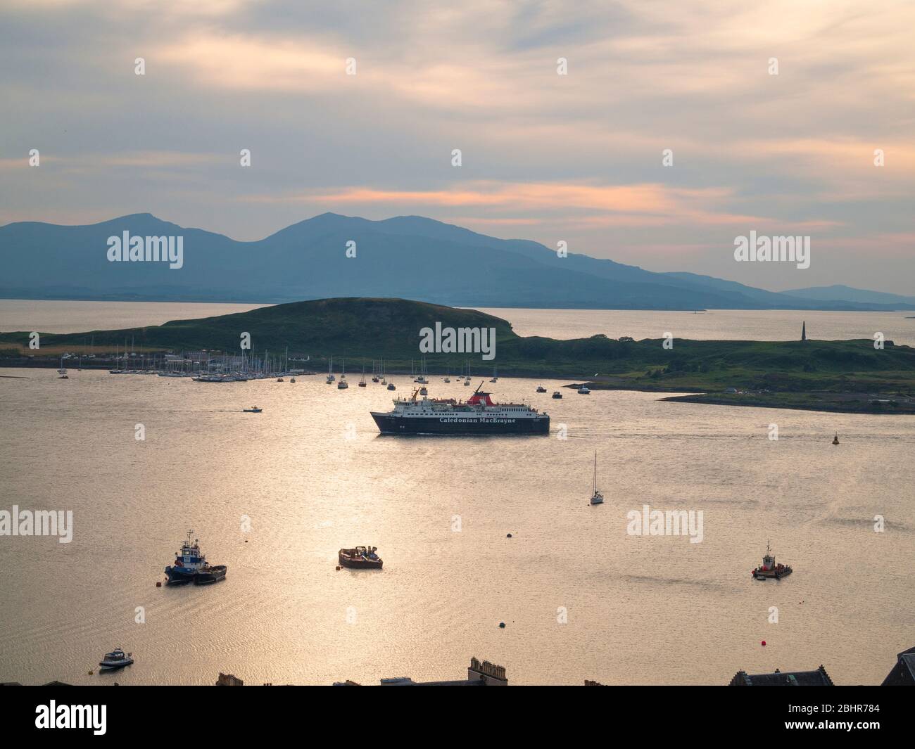 Oban Bay al crepuscolo, Argyll Foto Stock