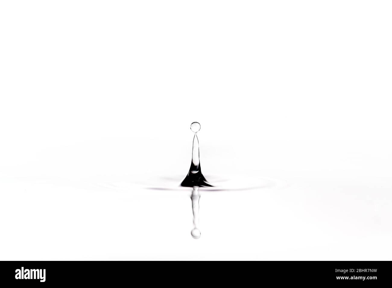 caduta d'acqua in bianco e nero Foto Stock