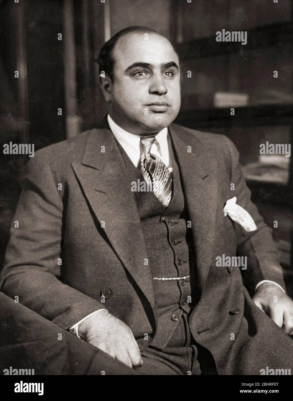 Alphonse Gabriel 'al' Capone, 1899 – 1947, alias Scarface. Gangster americano e uomo d'affari. Da una fotografia della polizia scattata circa nel 1931. Foto Stock