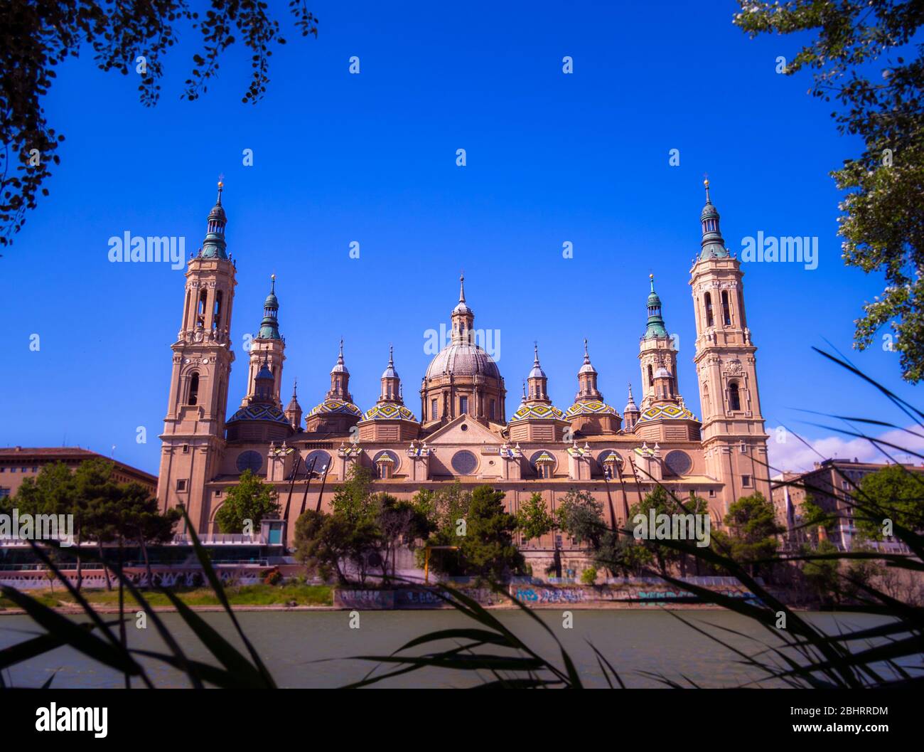 Basílica de Nuestra Señora del Pilar y río Ebro. Saragozza. Aragón. España Foto Stock