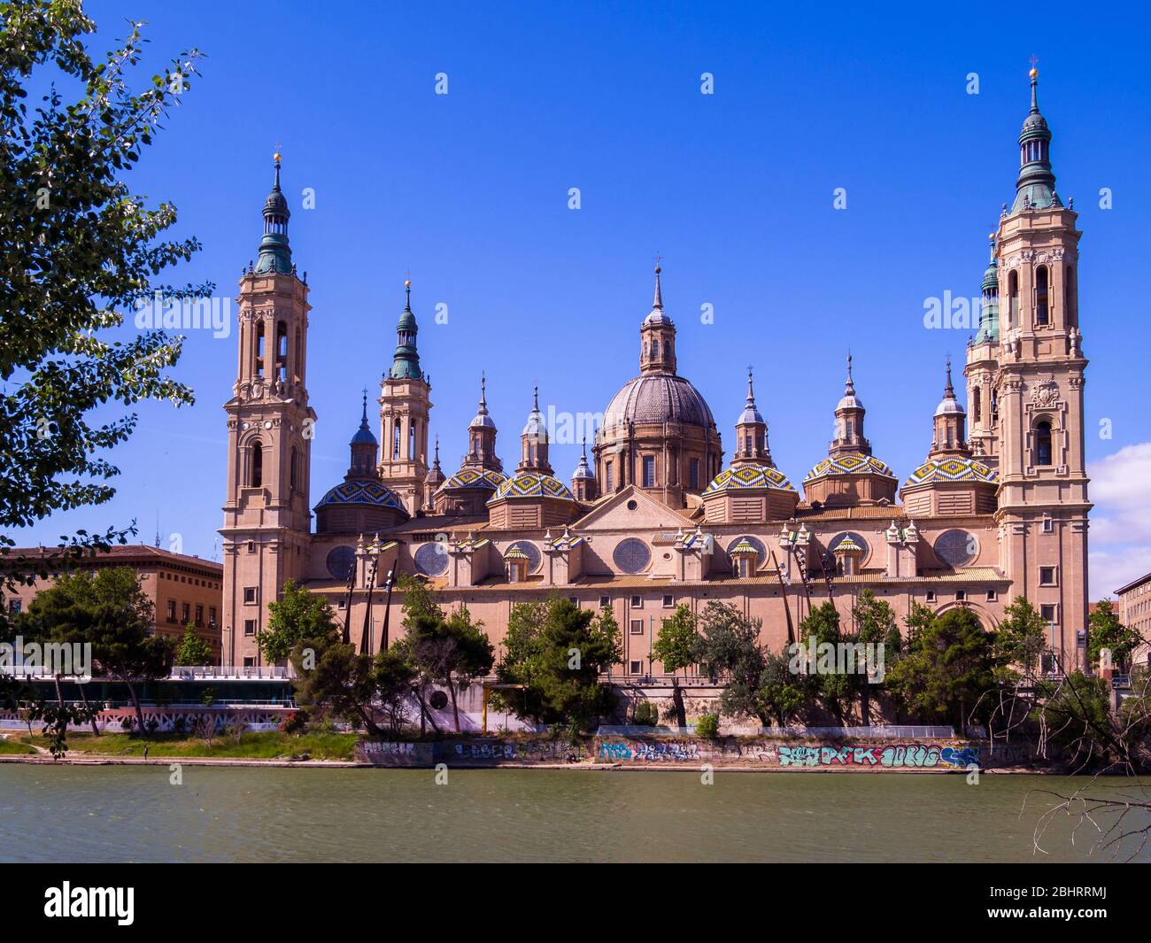 Basílica de Nuestra Señora del Pilar y río Ebro. Saragozza. Aragón. España Foto Stock