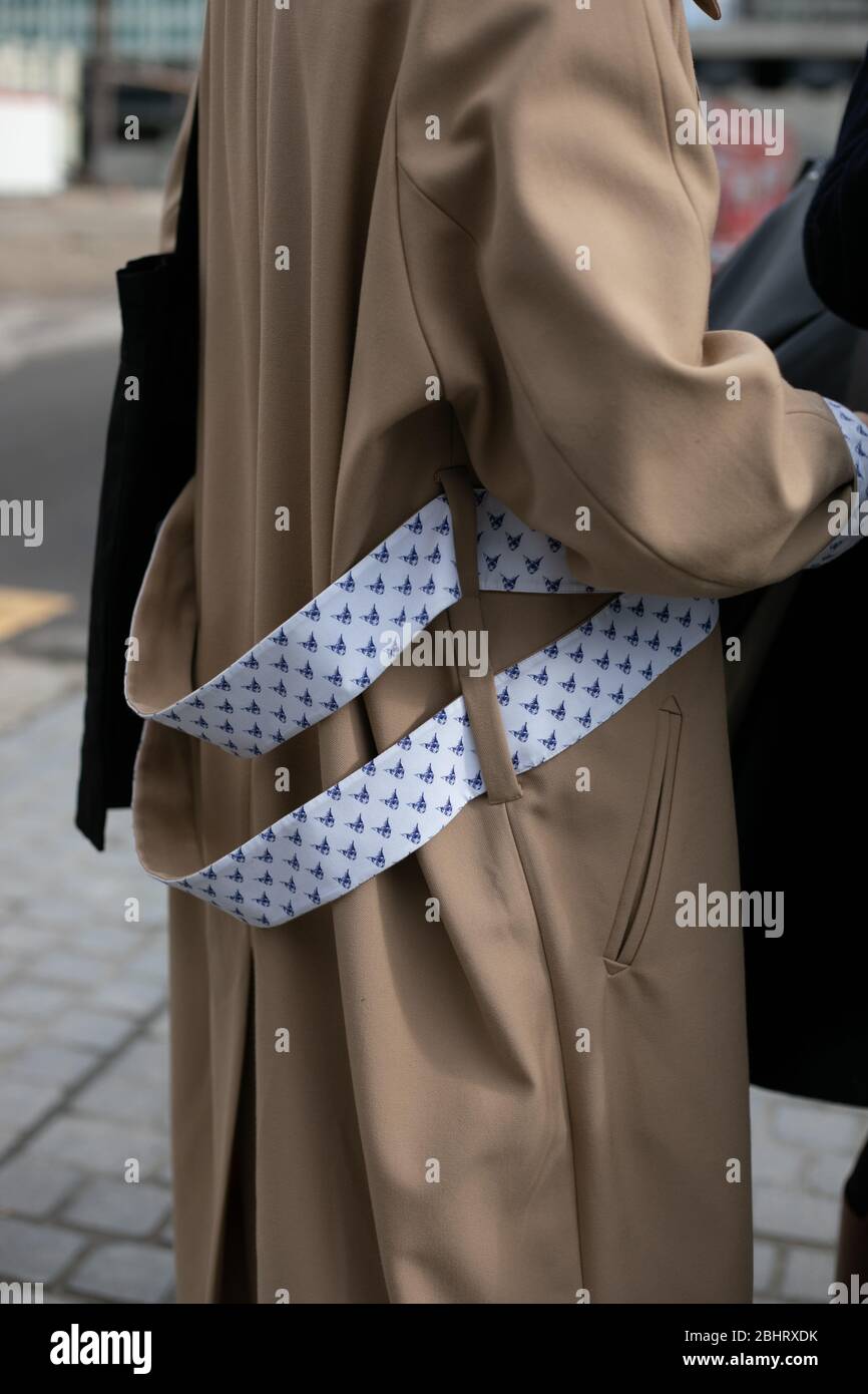 Uno showgoer chic che partecipa allo spettacolo Coperni durante la settimana della Moda di Parigi Febbraio 25,2020- Foto: Pista Manhattan/Valentina Ranieri ***per uso editoriale Onl Foto Stock