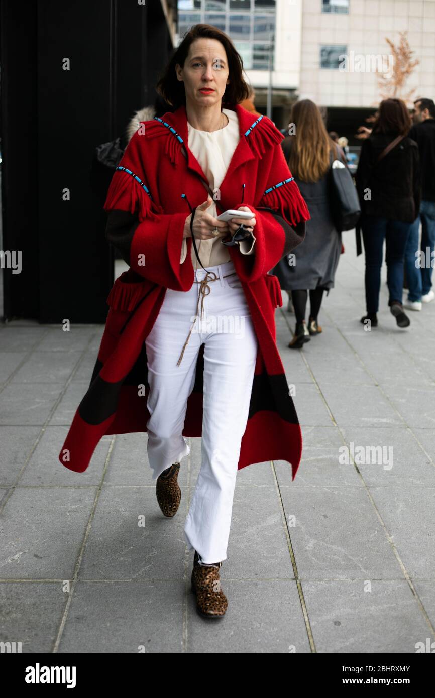 Uno showgoer chic che partecipa allo spettacolo Coperni durante la settimana della Moda di Parigi Febbraio 25,2020- Foto: Pista Manhattan/Valentina Ranieri ***per uso editoriale Onl Foto Stock