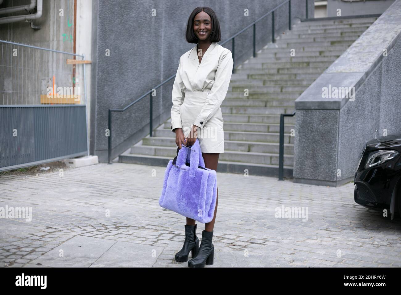 Uno showgoer chic che partecipa allo spettacolo Coperni durante la settimana della Moda di Parigi Febbraio 25,2020- Foto: Pista Manhattan/Valentina Ranieri ***per uso editoriale Onl Foto Stock