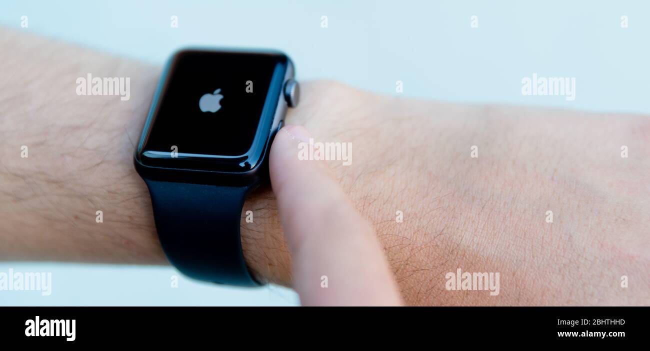 Apple Watch Man Immagini e Fotos Stock - Alamy