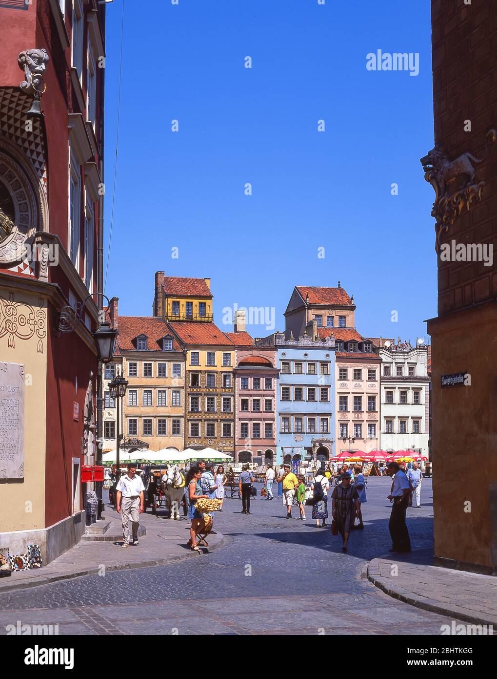 Mercato della Città Vecchia da Swietojanska, Città Vecchia, Varsavia (Warszawa), Repubblica di Polonia Foto Stock