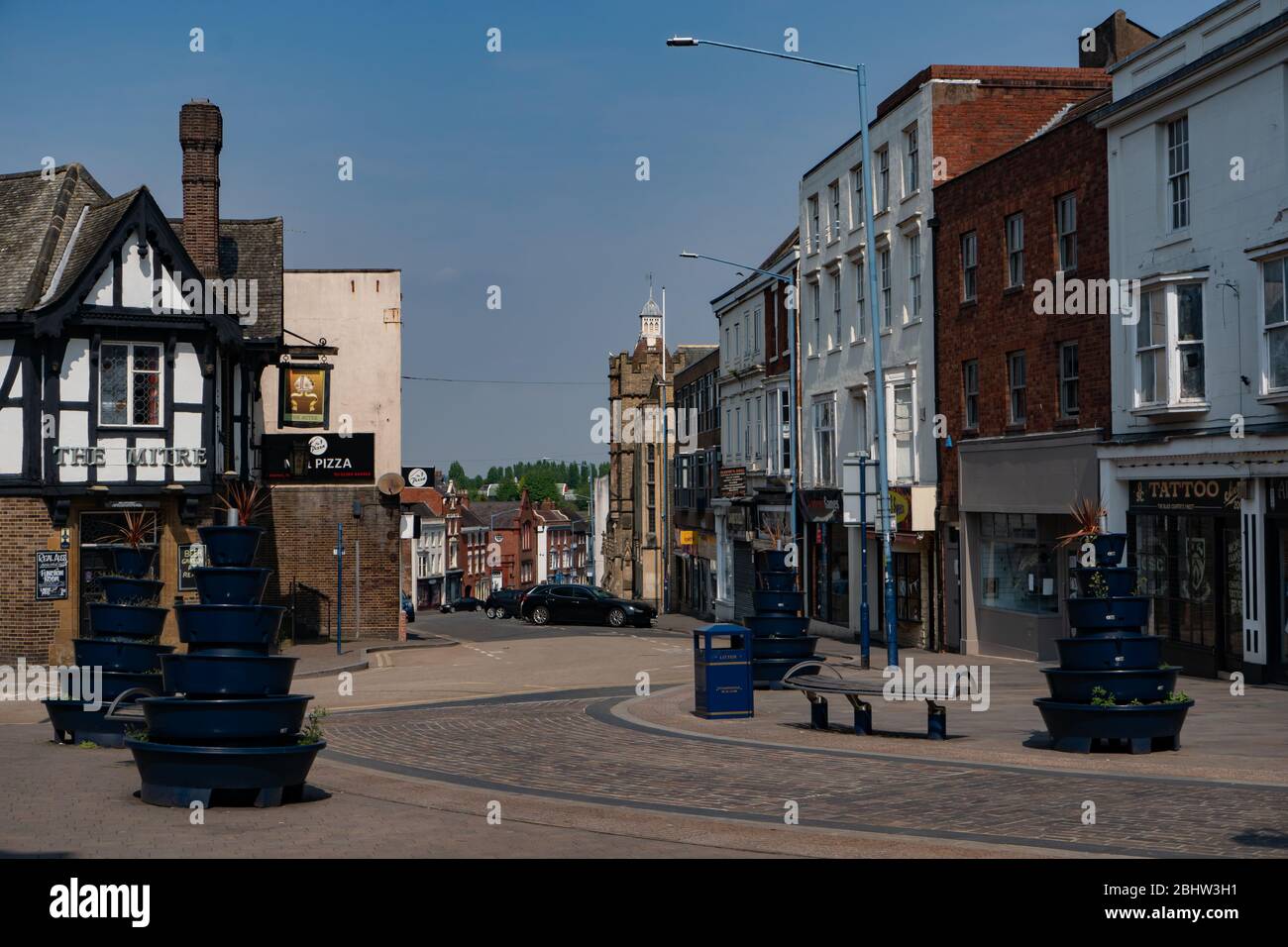 Lower High Street, Stourbridge, abbandonata durante la Pandemia di Coronavirus nell'aprile 2020. Midlands occidentali. REGNO UNITO Foto Stock