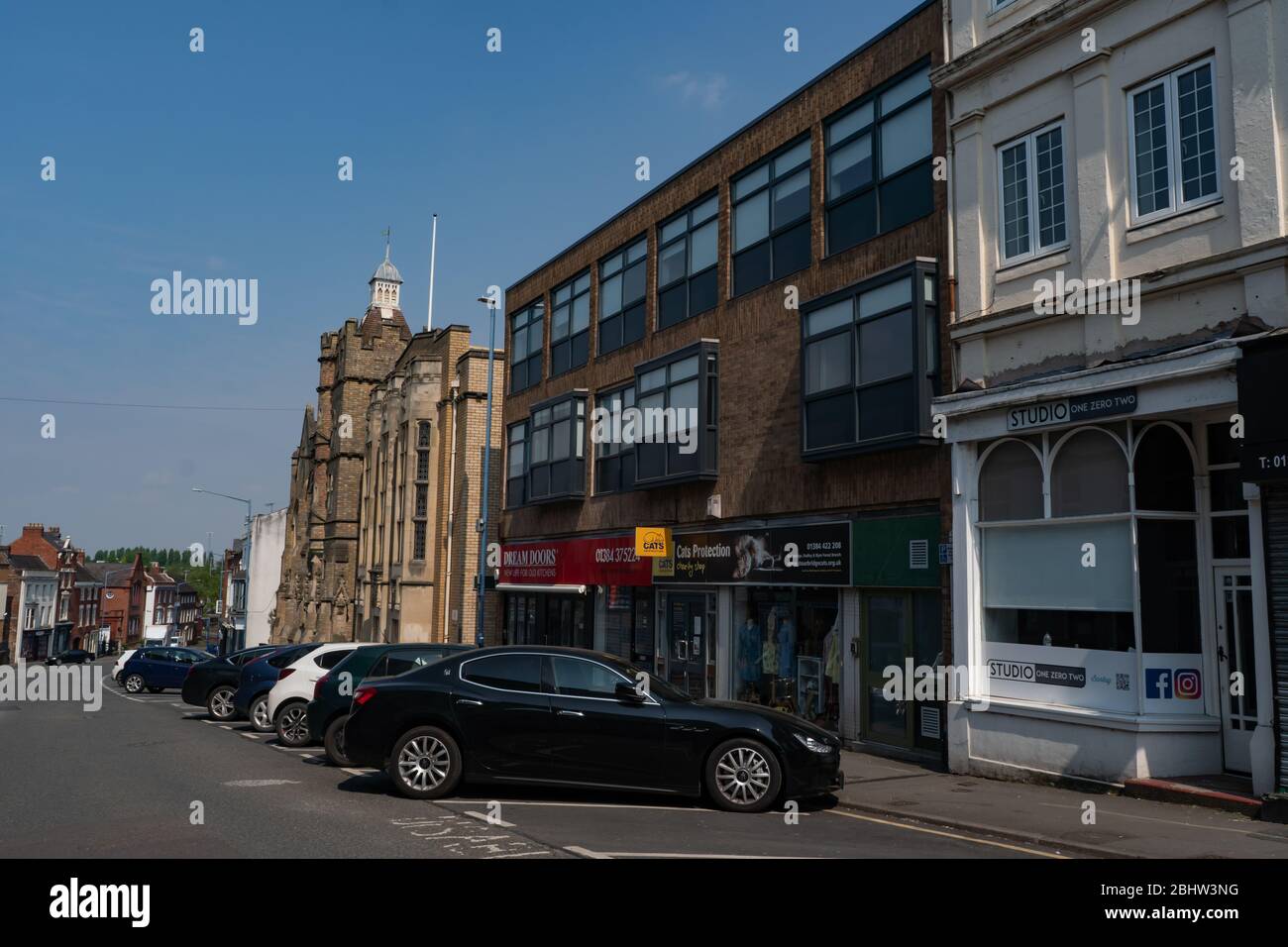 Lower High Street, Stourbridge, deserta durante la Pandemia di Coronavirus. Aprile 2020 Foto Stock